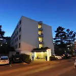 The Guests\' House